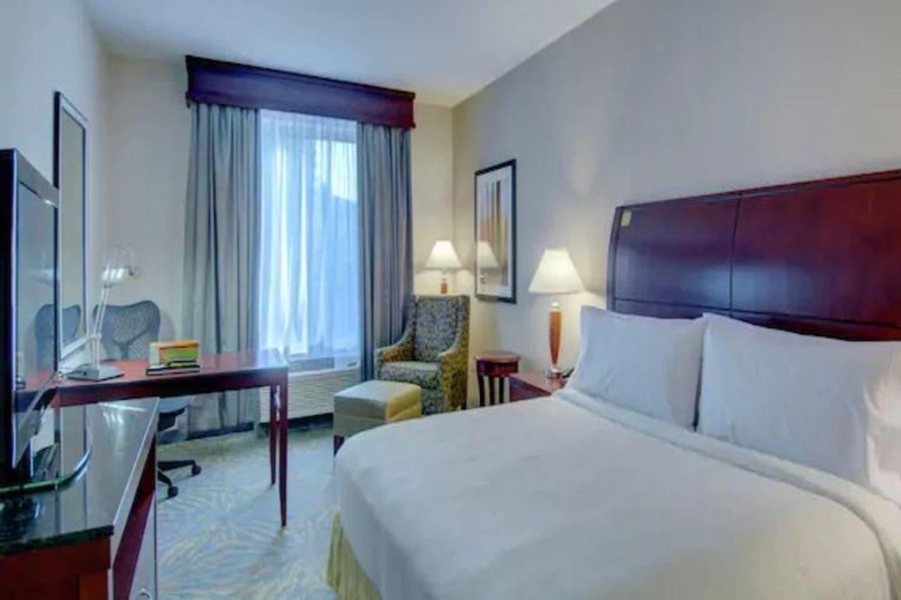 Hilton Garden Inn Norwalk Dış mekan fotoğraf