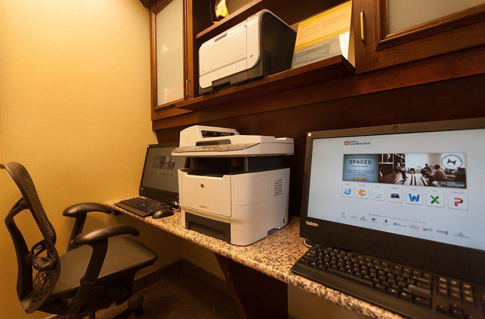 Hilton Garden Inn Norwalk Dış mekan fotoğraf