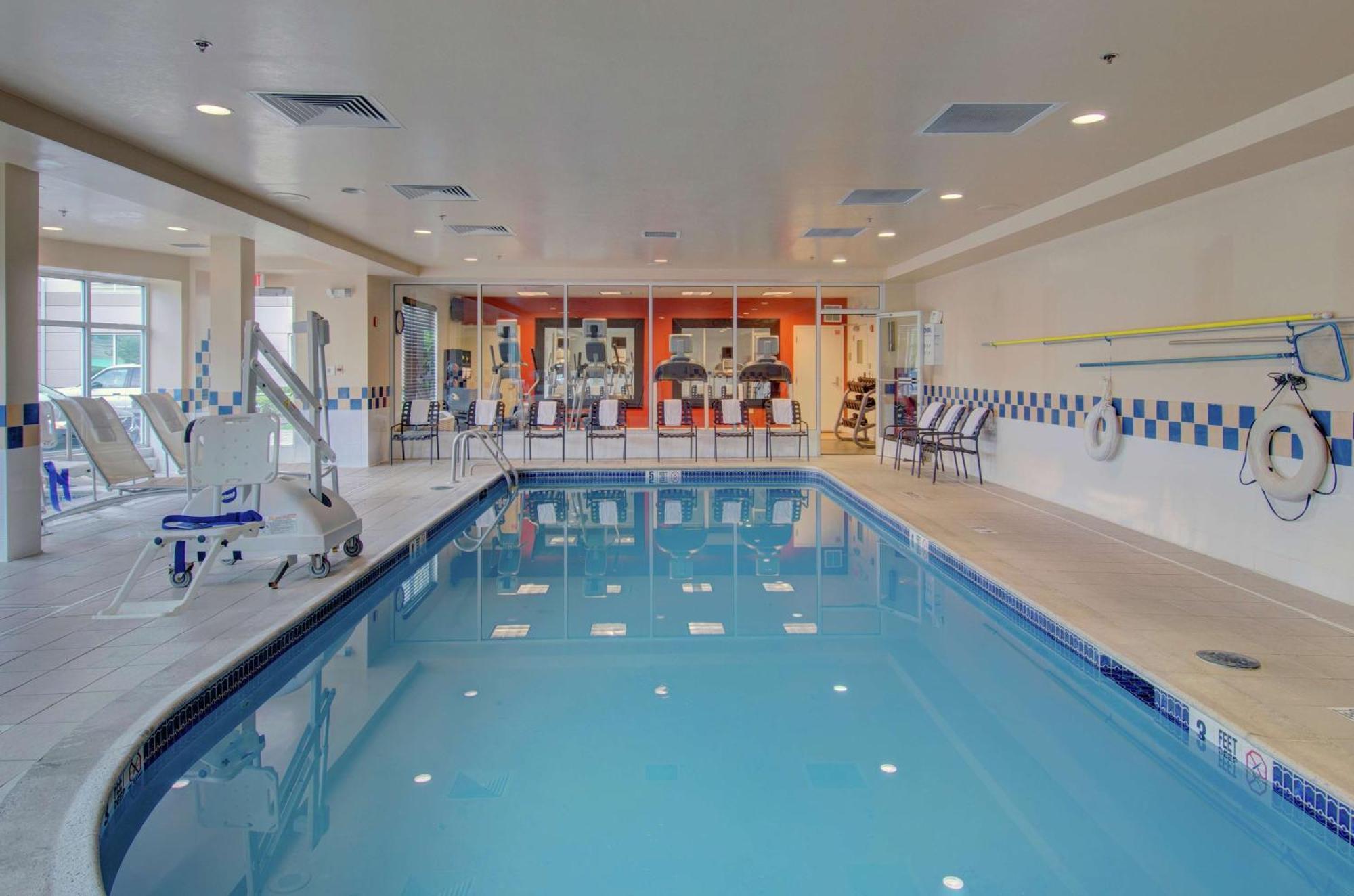Hilton Garden Inn Norwalk Dış mekan fotoğraf