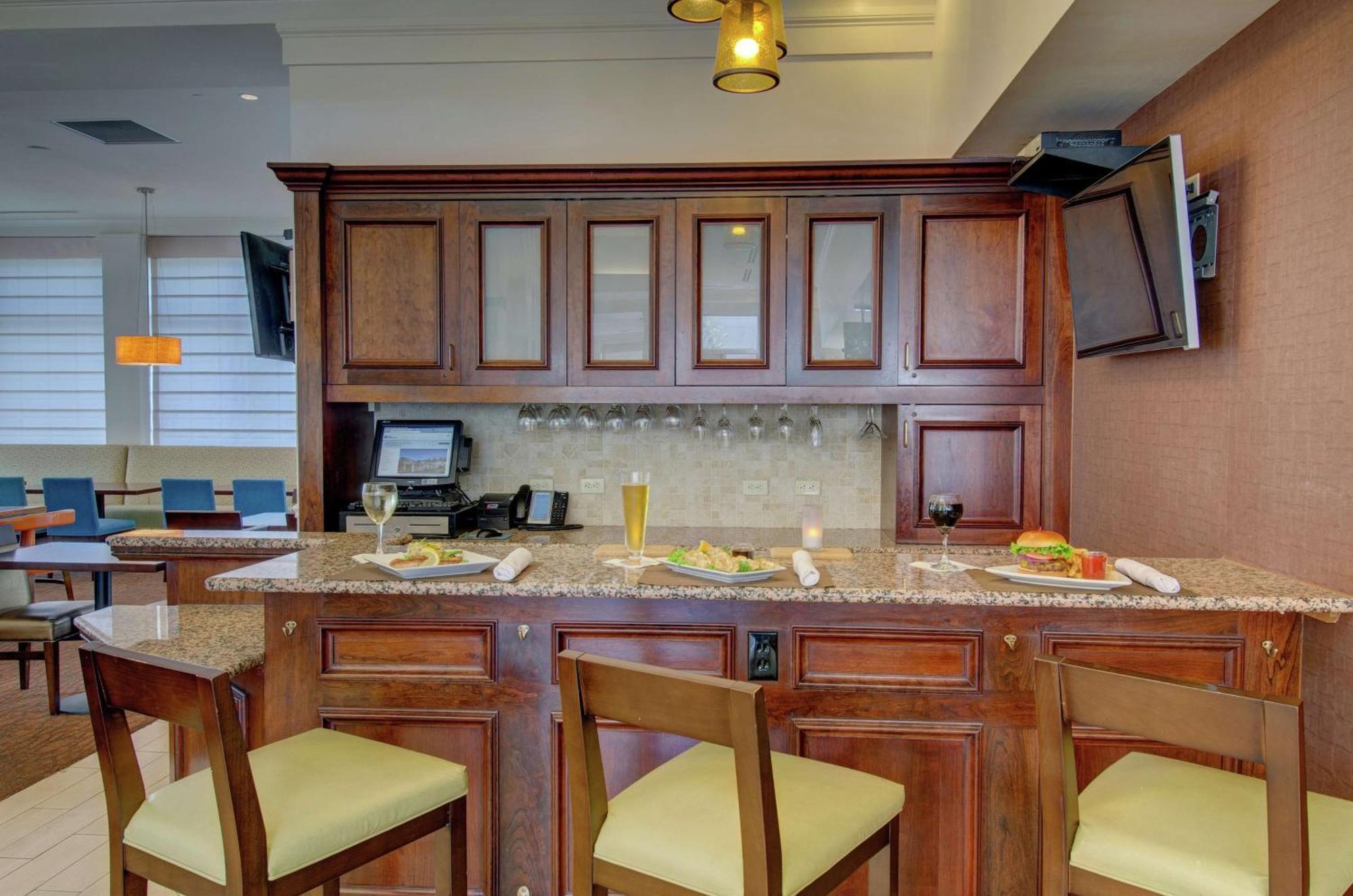 Hilton Garden Inn Norwalk Dış mekan fotoğraf