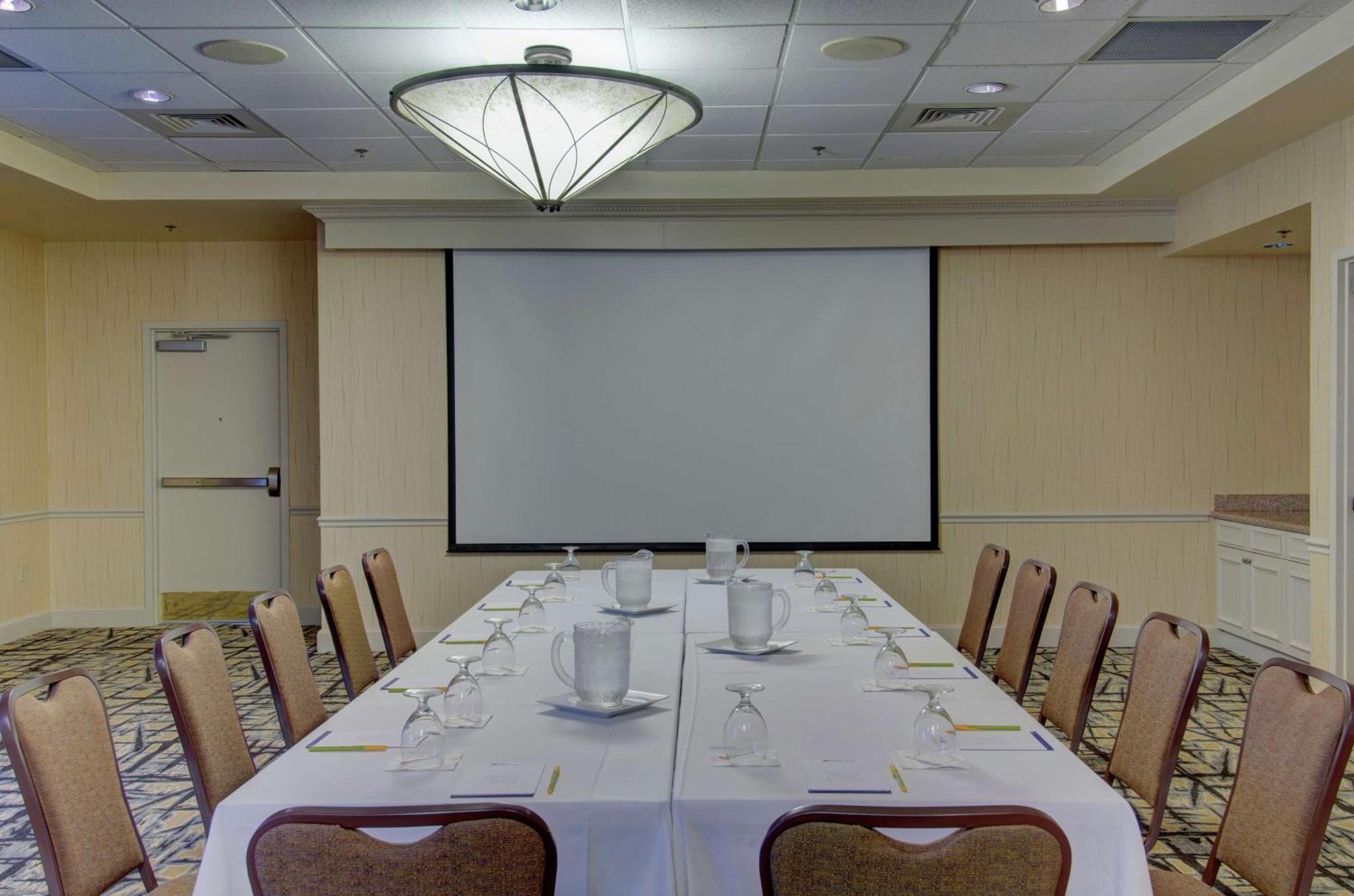 Hilton Garden Inn Norwalk Dış mekan fotoğraf