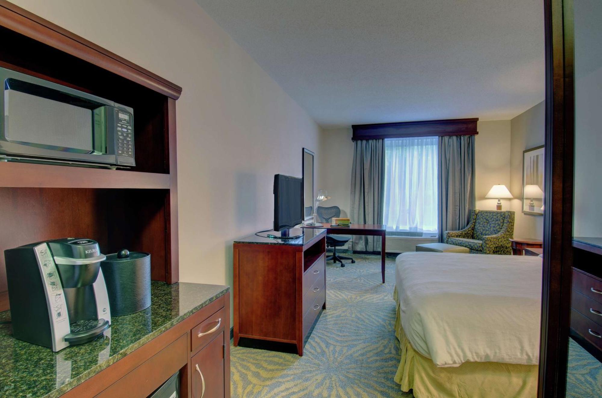 Hilton Garden Inn Norwalk Dış mekan fotoğraf