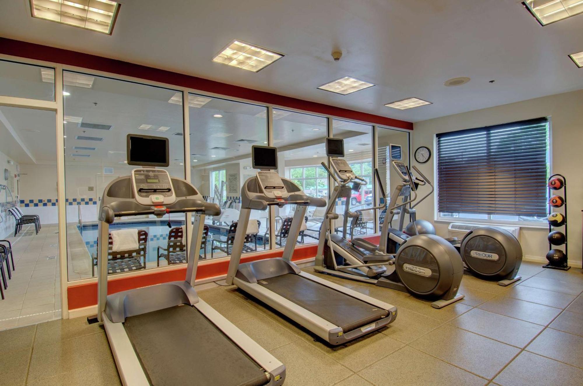 Hilton Garden Inn Norwalk Dış mekan fotoğraf