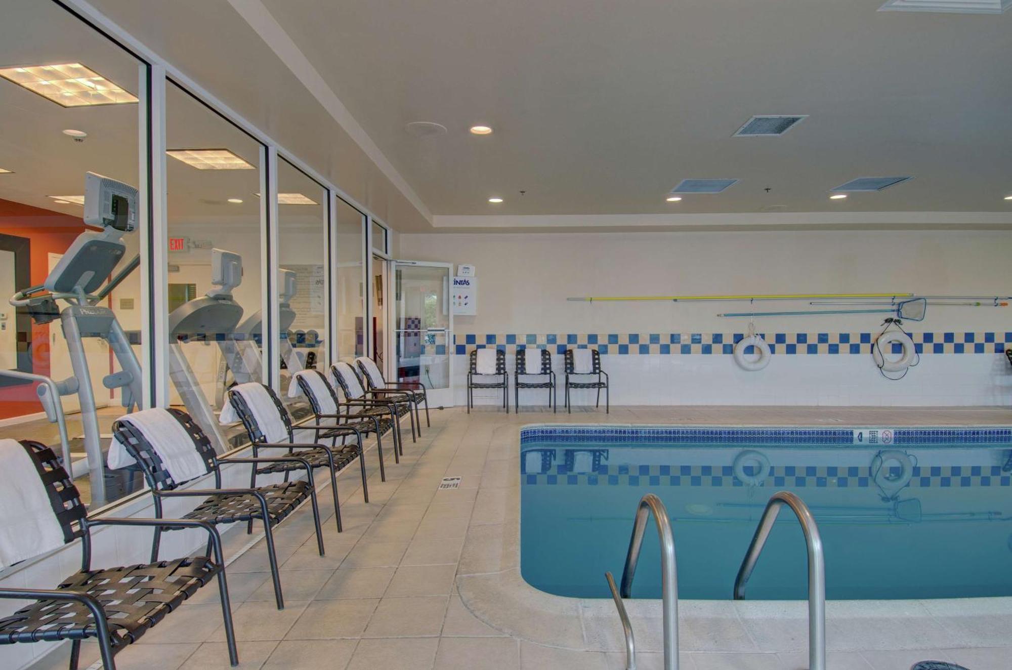 Hilton Garden Inn Norwalk Dış mekan fotoğraf