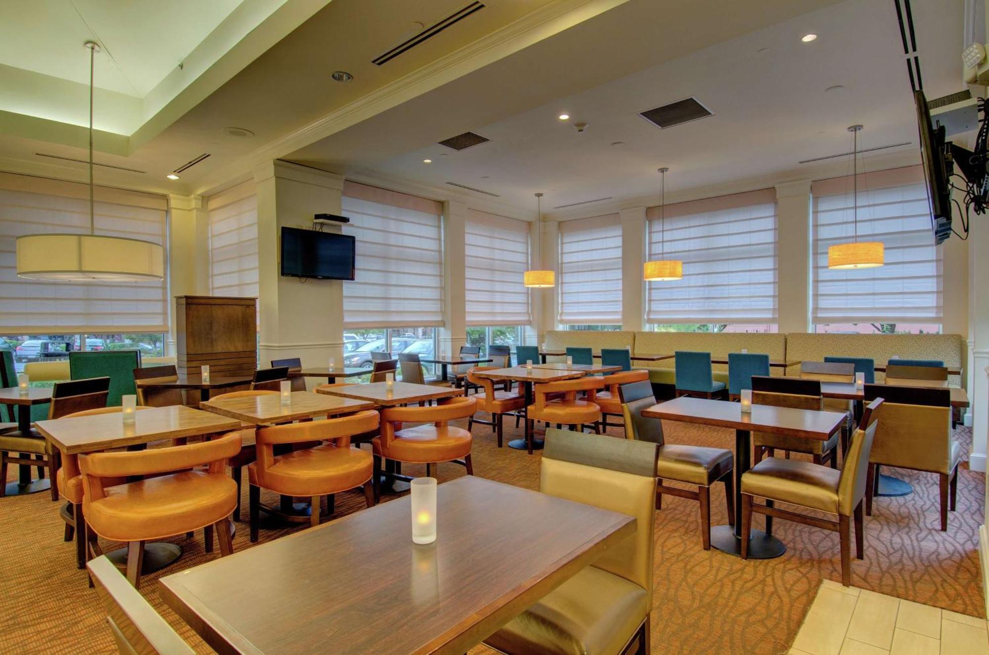 Hilton Garden Inn Norwalk Dış mekan fotoğraf